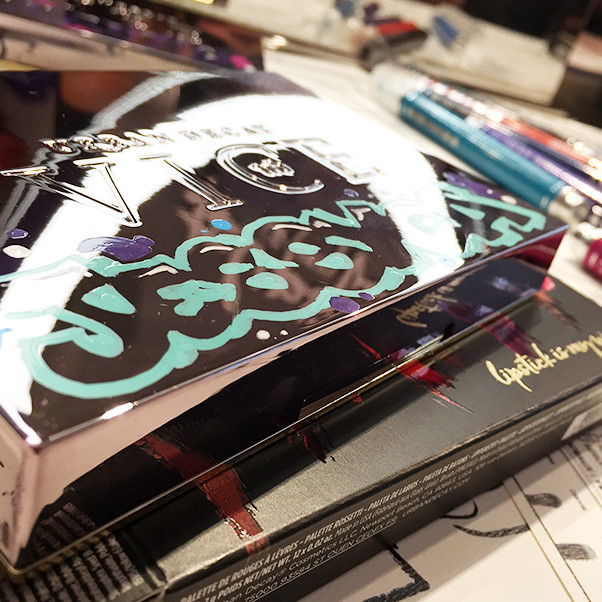 L'oral Shop, Dubai, street art, graffiti, live, lettering.