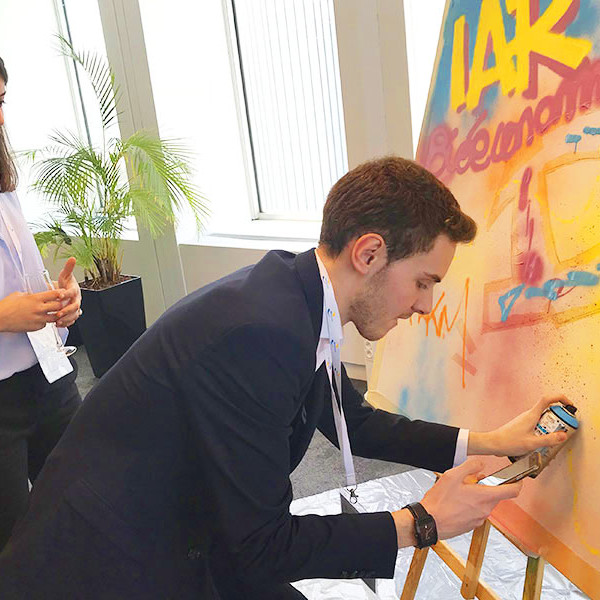 employee, spray paint, graffiti, workshop, Dubai, jumeirah