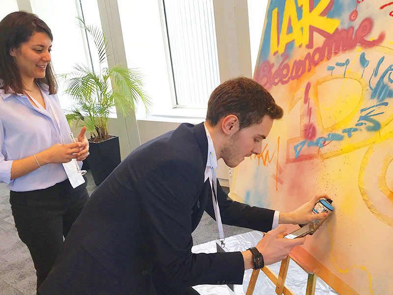 employee, spray paint, graffiti, workshop, Dubai, jumeirah