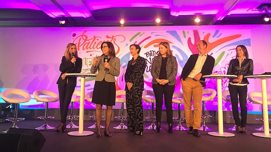 graffiti, artist, performance, live, direct, stage, convention, corporate